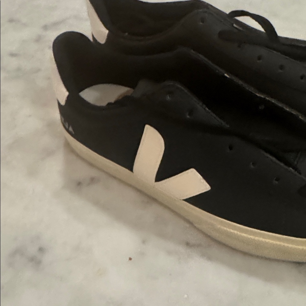 New Veja Campo Black and white leather sneakers - Picture 2 of 9